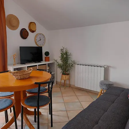 Apartment Natalia Supetar